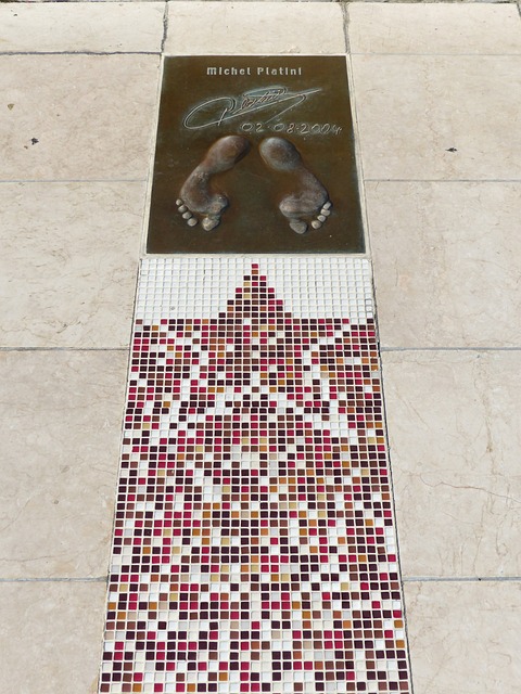 在如此高压 在如此高压